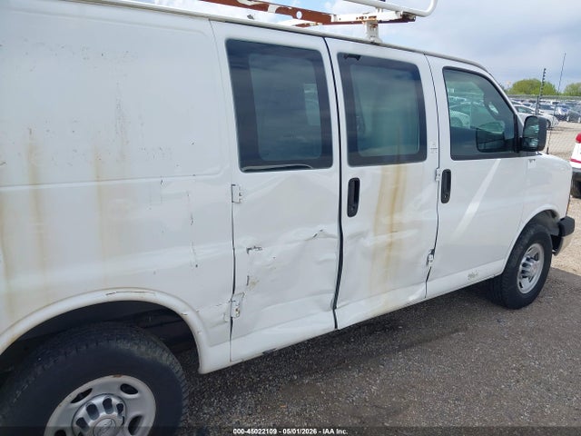 2016 Chevrolet Express 3500 Work Van მანქანა იყიდება აუქციონზე, vin: 1GCZGGFG9G1269215, აუქციონის ნომერი: 45022109