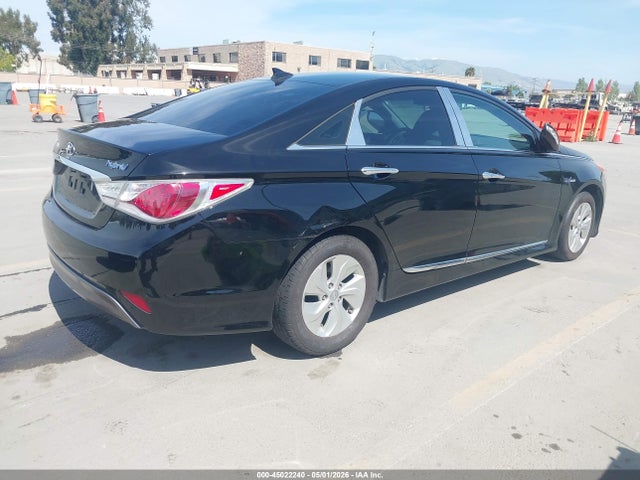 2015 Hyundai Sonata Hybrid მანქანა იყიდება აუქციონზე, vin: KMHEC4A44FA139536, აუქციონის ნომერი: 45022240