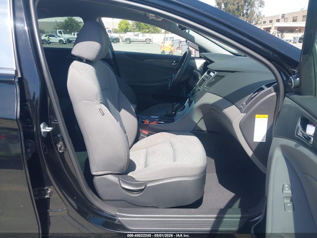 2015 Hyundai Sonata Hybrid მანქანა იყიდება აუქციონზე, vin: KMHEC4A44FA139536, აუქციონის ნომერი: 45022240