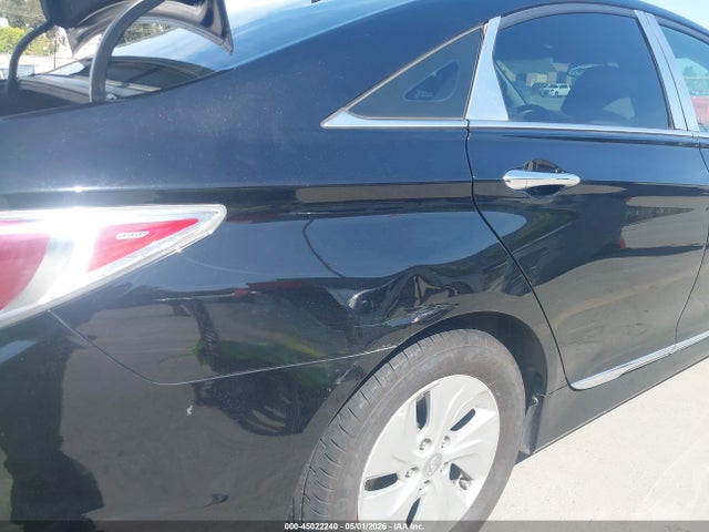 2015 Hyundai Sonata Hybrid მანქანა იყიდება აუქციონზე, vin: KMHEC4A44FA139536, აუქციონის ნომერი: 45022240