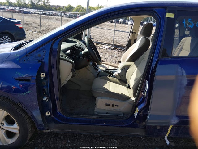 Продажа на аукционе авто 2015 Ford Escape Se, vin: 1FMCU0G93FUC62016, номер лота: 45022390
