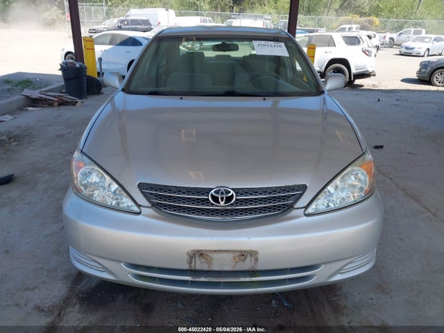 45022420 :رقم المزاد ، 4T1BE32K74U819107 vin ، 2004 Toyota Camry Le مزاد بيع