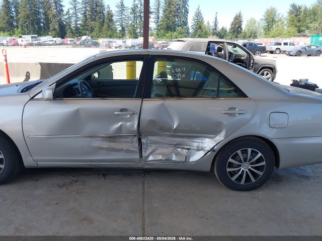 45022420 :رقم المزاد ، 4T1BE32K74U819107 vin ، 2004 Toyota Camry Le مزاد بيع