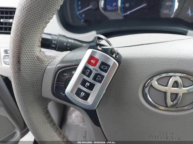 Aukcja sprzedaży 2011 Toyota Sienna Xle V6, vin: 5TDYK3DC3BS027504, numer aukcji: 45022566