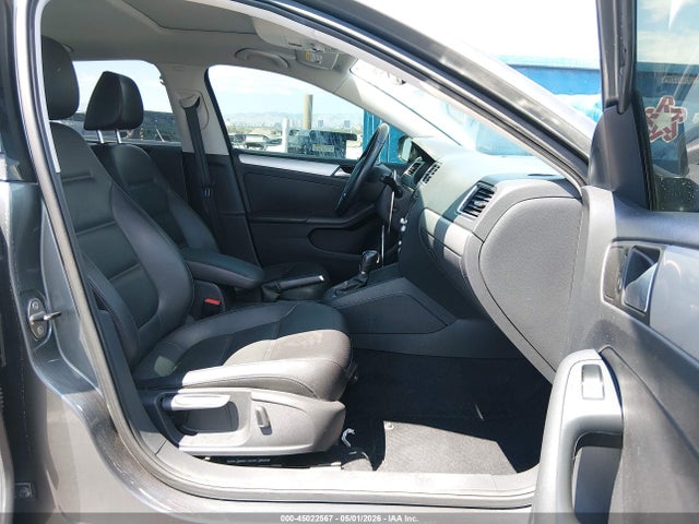 3VWD17AJ4EM424796 Volkswagen Jetta 1.8t Se