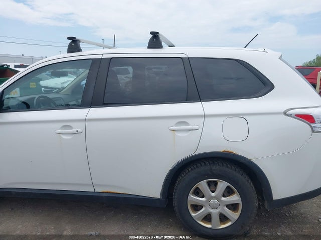 45022570 :رقم المزاد ، JA4AD2A36FZ012102 vin ، 2015 Mitsubishi Outlander Es مزاد بيع