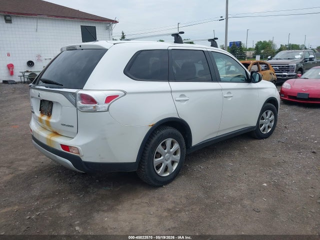 45022570 :رقم المزاد ، JA4AD2A36FZ012102 vin ، 2015 Mitsubishi Outlander Es مزاد بيع