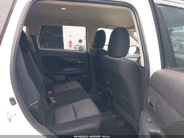 45022570 :رقم المزاد ، JA4AD2A36FZ012102 vin ، 2015 Mitsubishi Outlander Es مزاد بيع