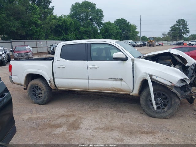 45022575 :رقم المزاد ، 5TFCZ5AN2HX058740 vin ، 2017 Toyota Tacoma Sr5 V6 مزاد بيع