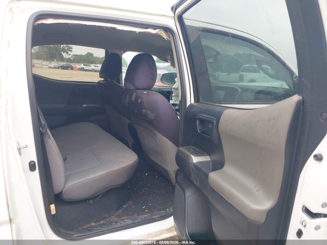 45022575 :رقم المزاد ، 5TFCZ5AN2HX058740 vin ، 2017 Toyota Tacoma Sr5 V6 مزاد بيع