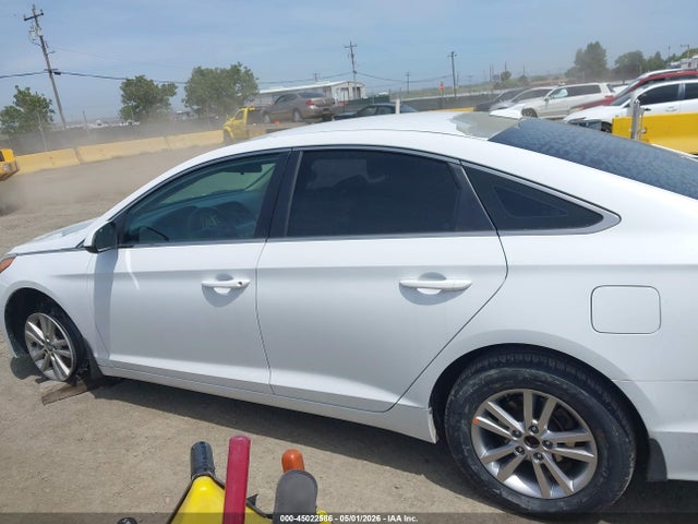 Продажа на аукционе авто 2015 Hyundai Sonata Se, vin: 5NPE24AF5FH139563, номер лота: 45022586