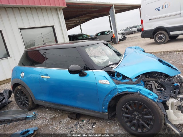 Продажа на аукционе авто 2015 Mini Hardtop Cooper S, vin: WMWXP7C55F2A41117, номер лота: 45022618