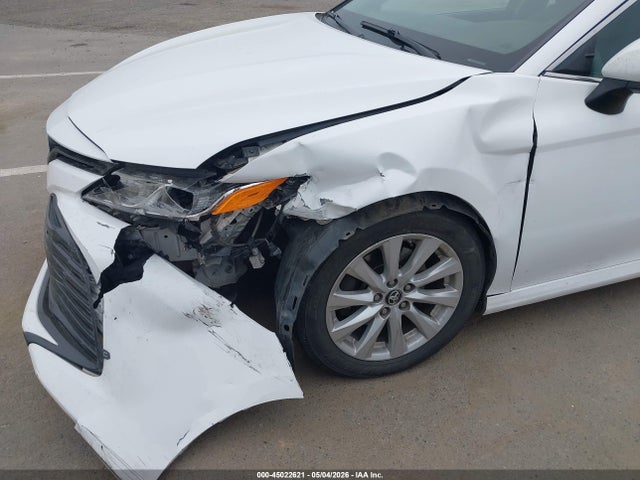 Aukcja sprzedaży 2018 Toyota Camry Le, vin: 4T1B11HKXJU581661, numer aukcji: 45022621