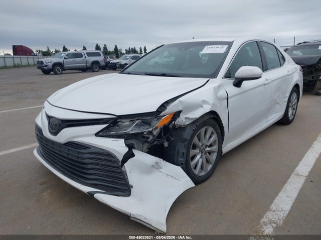 Aukcja sprzedaży 2018 Toyota Camry Le, vin: 4T1B11HKXJU581661, numer aukcji: 45022621