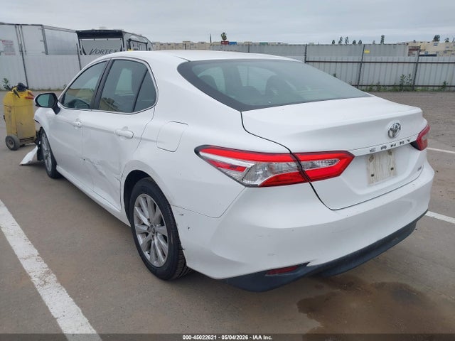 Aukcja sprzedaży 2018 Toyota Camry Le, vin: 4T1B11HKXJU581661, numer aukcji: 45022621