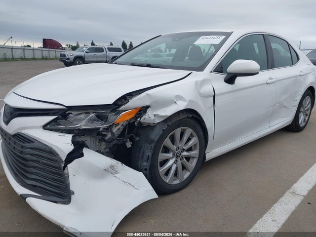 Aukcja sprzedaży 2018 Toyota Camry Le, vin: 4T1B11HKXJU581661, numer aukcji: 45022621