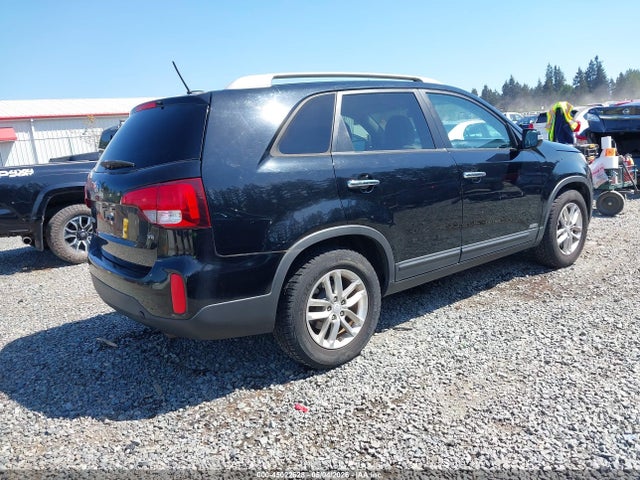 KIA Sorento Lx V6 2015 5XYKTDA74FG601109 Image 4
