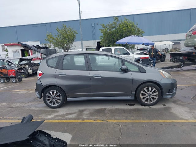 45022641 :رقم المزاد ، JHMGE8H56DC038253 vin ، 2013 Honda Fit Sport مزاد بيع