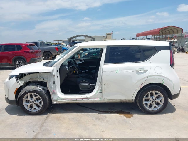 2023 Kia Soul Lx მანქანა იყიდება აუქციონზე, vin: KNDJ23AU1P7892679, აუქციონის ნომერი: 45022669