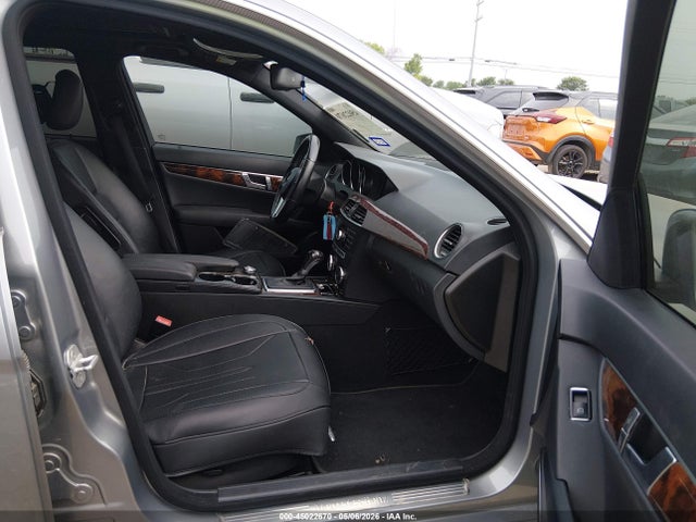 45022670 :رقم المزاد ، WDDGF4HB7ER304915 vin ، 2014 Mercedes-benz C 250 Sport مزاد بيع