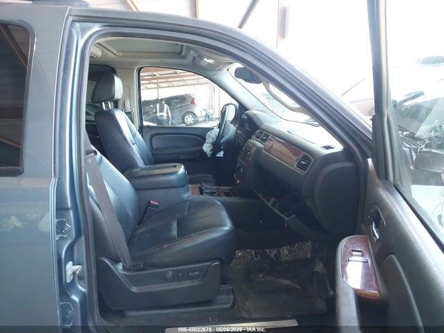 45022678 :رقم المزاد ، 3GNFK16Y18G233309 vin ، 2008 Chevrolet Suburban 1500 Lt مزاد بيع