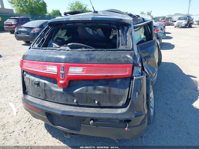2LMHJ5NK6GBL00898 Lincoln Mkt Livery