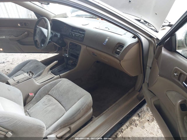 45022755 :رقم المزاد ، 1HGCD7235TA027776 vin ، 1996 Honda Accord Lx مزاد بيع