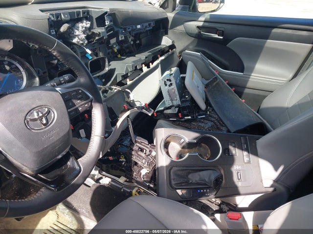 5TDGBRCH8MS064045 Toyota Highlander Hybrid Xle