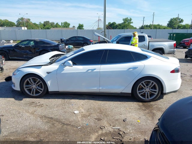 Tesla Model S P85 2014 5YJSA1H14EFP65276 Image 14