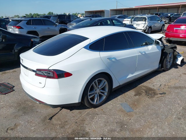 Tesla Model S P85 2014 5YJSA1H14EFP65276 Image 4