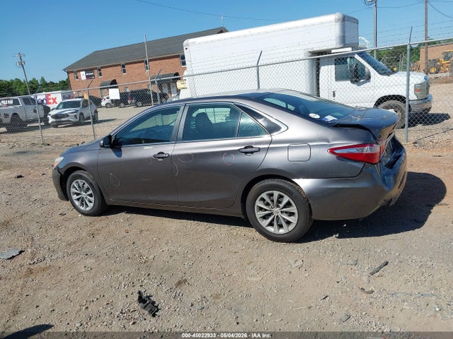 Продажа на аукционе авто 2017 Toyota Camry Le, vin: 4T1BF1FK4HU386363, номер лота: 45022933