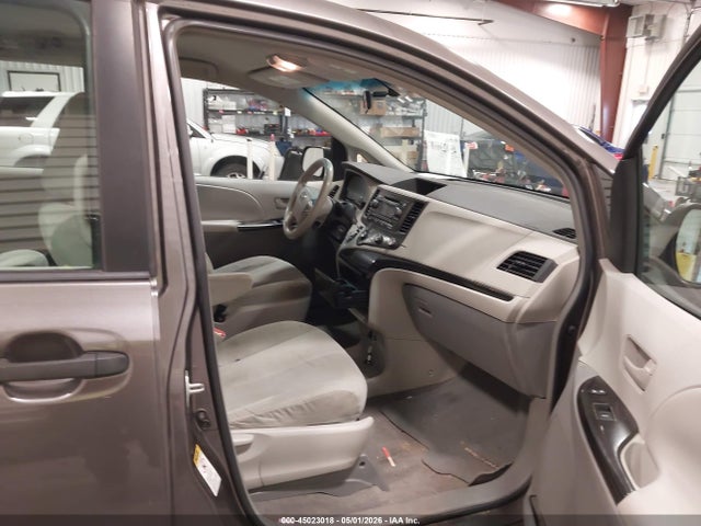 Aukcja sprzedaży 2011 Toyota Sienna Base V6, vin: 5TDZK3DCXBS010025, numer aukcji: 45023018