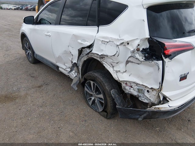 45023094 :رقم المزاد ، 2T3RFREV0JW792646 vin ، 2018 Toyota Rav4 Xle مزاد بيع