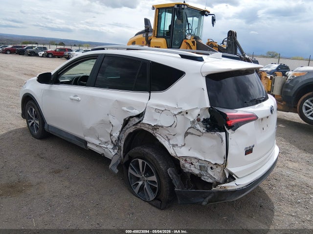 45023094 :رقم المزاد ، 2T3RFREV0JW792646 vin ، 2018 Toyota Rav4 Xle مزاد بيع