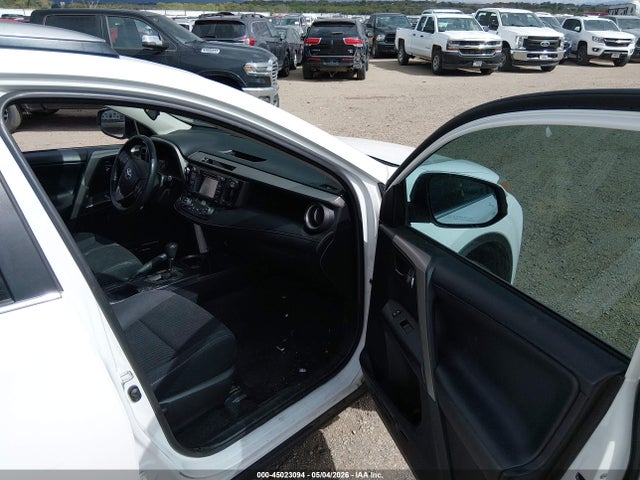 45023094 :رقم المزاد ، 2T3RFREV0JW792646 vin ، 2018 Toyota Rav4 Xle مزاد بيع