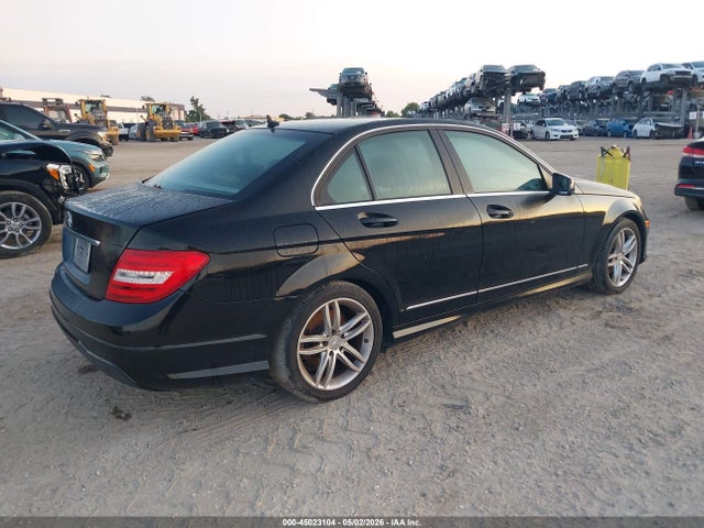 45023104 :رقم المزاد ، WDDGF4HBXDA873562 vin ، 2013 Mercedes-benz C 250 Sport مزاد بيع