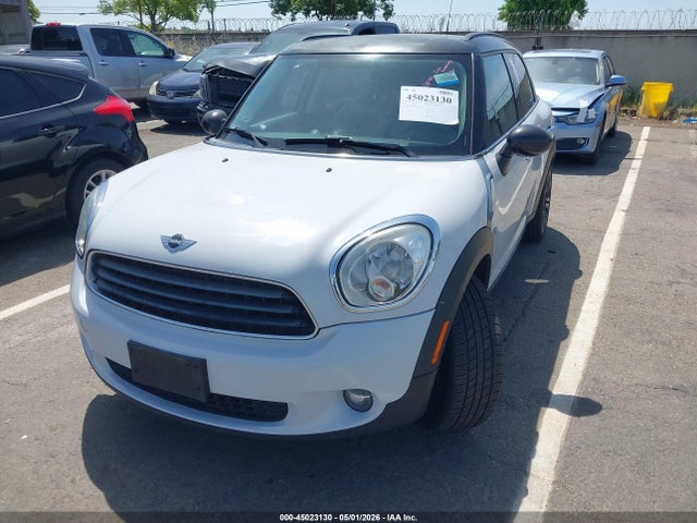 Mini Countryman Cooper 2014 WMWZB3C53EWR38358 Image 2