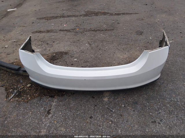 Продаж на аукціоні авто 2018 Chevrolet Malibu Lt, vin: 1G1ZD5ST4JF243799, номер лоту: 45023152