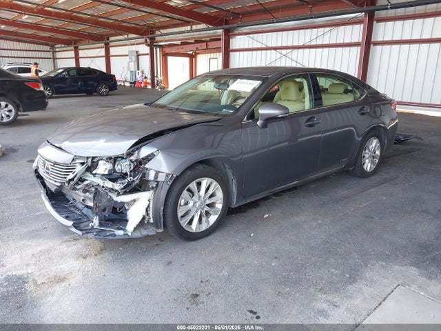 45023201 :رقم المزاد ، JTHBW1GG9D2026511 vin ، 2013 Lexus Es 300h مزاد بيع