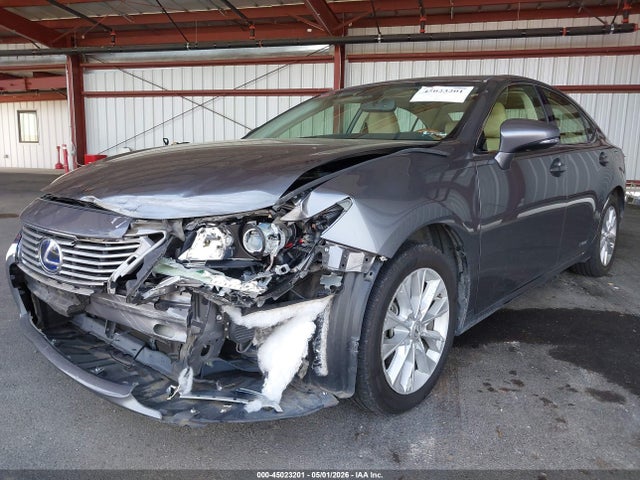 45023201 :رقم المزاد ، JTHBW1GG9D2026511 vin ، 2013 Lexus Es 300h مزاد بيع
