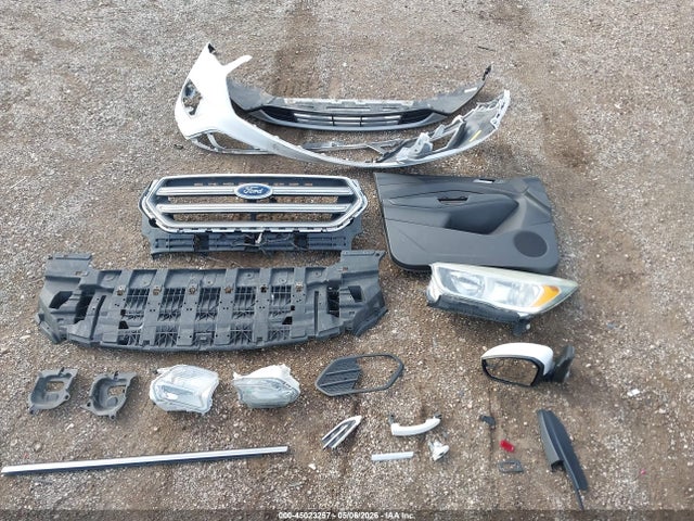 Продаж на аукціоні авто 2017 Ford Escape Se, vin: 1FMCU9GDXHUD44322, номер лоту: 45023257