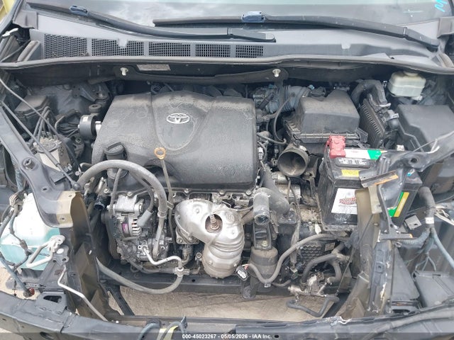 45023267 :رقم المزاد ، 5TDYZ3DC2JS960305 vin ، 2018 Toyota Sienna Xle 8 Passenger مزاد بيع