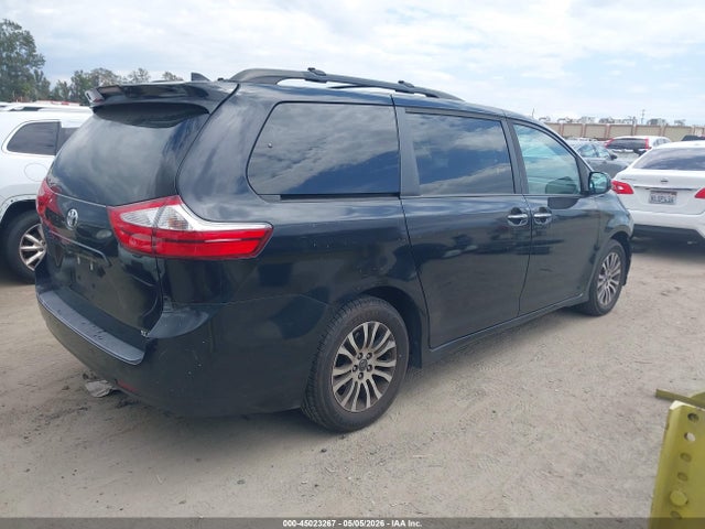 45023267 :رقم المزاد ، 5TDYZ3DC2JS960305 vin ، 2018 Toyota Sienna Xle 8 Passenger مزاد بيع