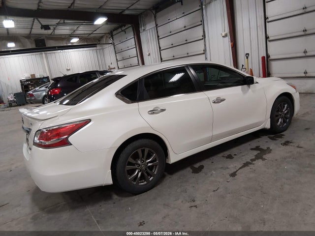 2015 Nissan Altima 2.5 S მანქანა იყიდება აუქციონზე, vin: 1N4AL3APXFC492042, აუქციონის ნომერი: 45023298