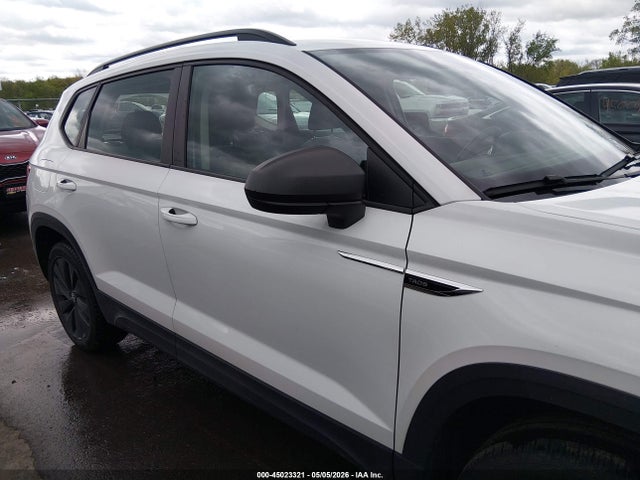 Продажа на аукционе авто 2022 Volkswagen Taos 1.5t S, vin: 3VVCX7B20NM083547, номер лота: 45023321