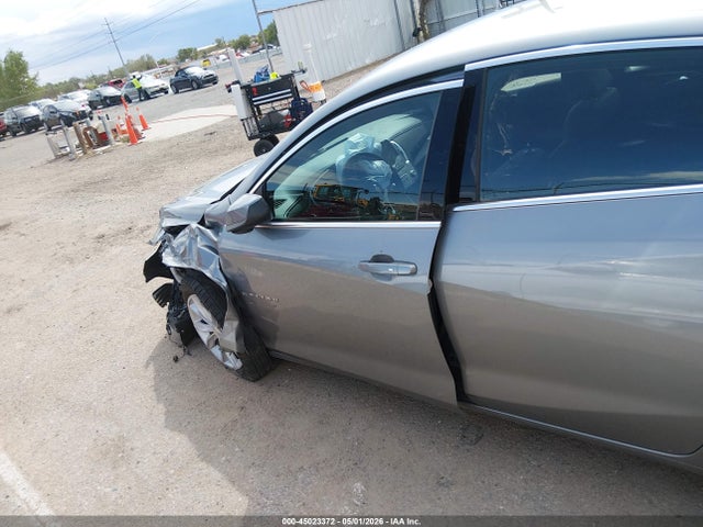 1G1ZD5ST4PF130203 Chevrolet Malibu Fwd 1lt