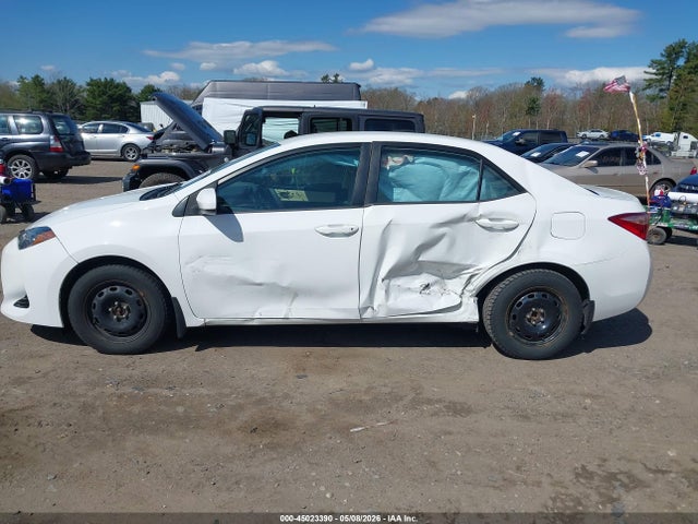 2T1BURHE8JC064750 Toyota COROLLA LE