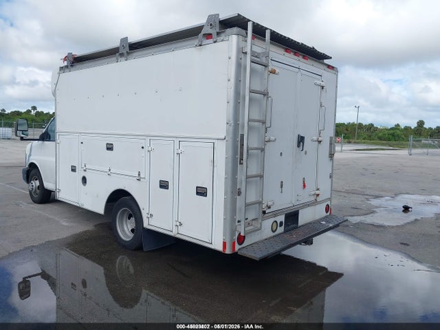 2005 Chevrolet Express Cutaway Base W/c7l/c7n მანქანა იყიდება აუქციონზე, vin: 1GBJG31U551154681, აუქციონის ნომერი: 45023402