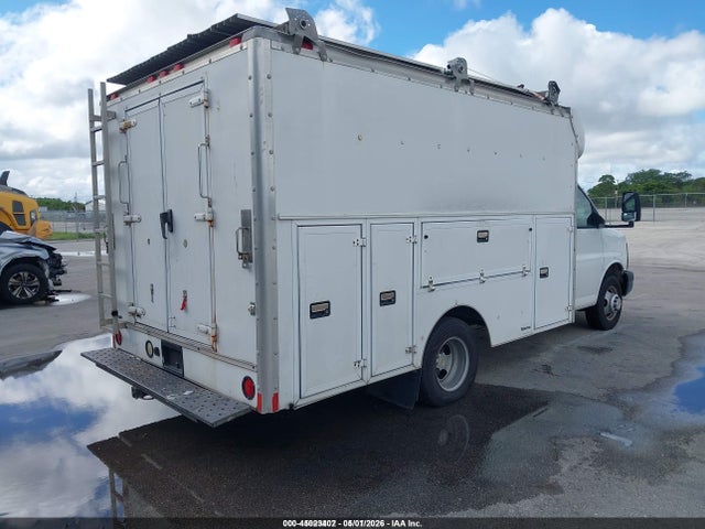 2005 Chevrolet Express Cutaway Base W/c7l/c7n მანქანა იყიდება აუქციონზე, vin: 1GBJG31U551154681, აუქციონის ნომერი: 45023402
