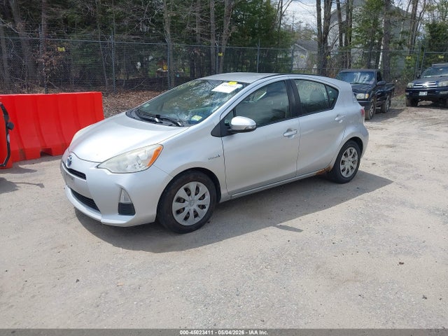 45023411 :رقم المزاد ، JTDKDTB38C1504994 vin ، 2012 Toyota Prius C Two مزاد بيع